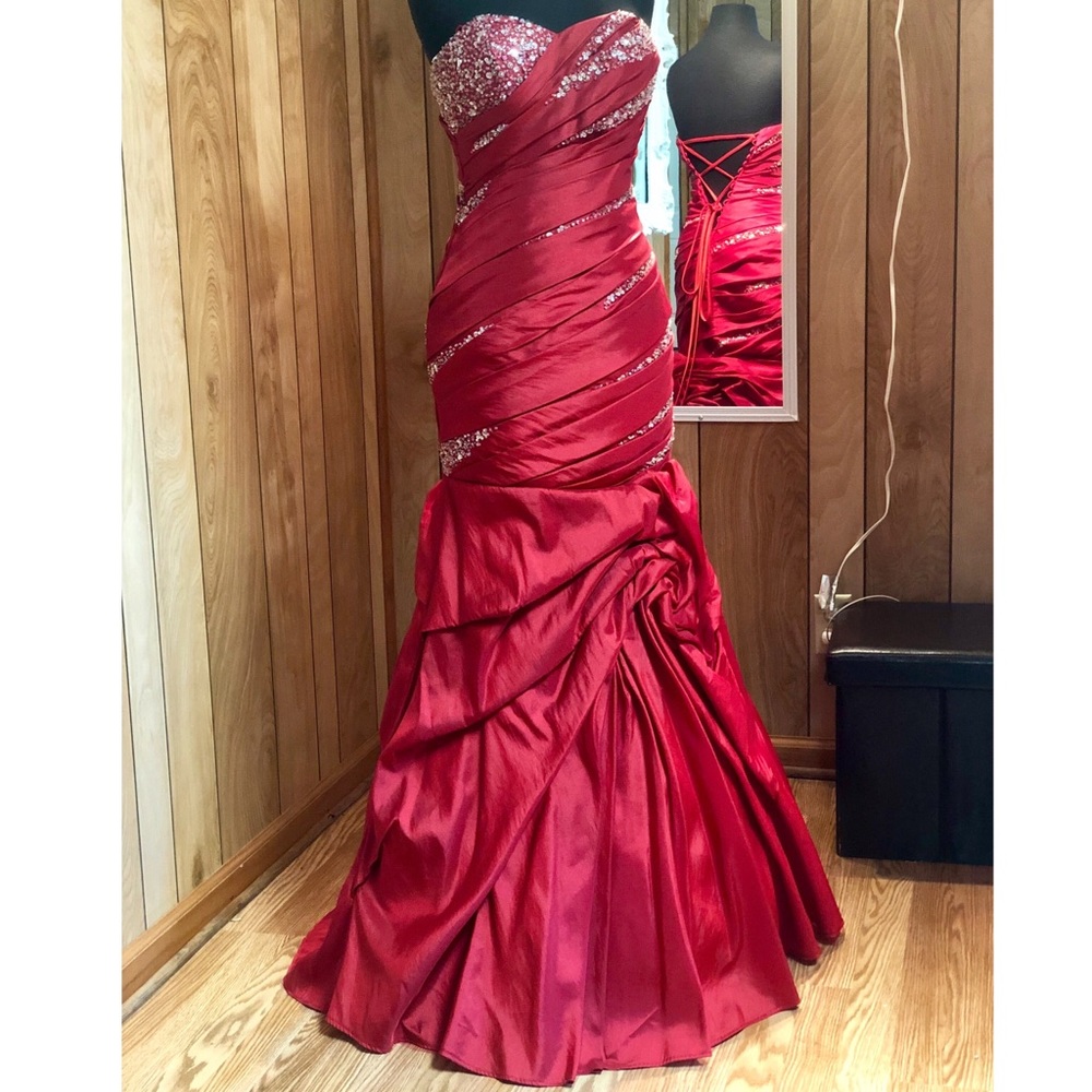 Pageant Dress/ Formal Gown/Homecoming Court Dress